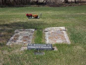 Dafoe-KandaharCemetery-5